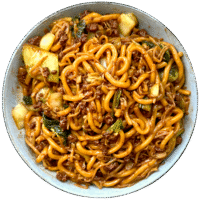 Gebratenen Udon mit Rindfleisch