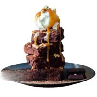 Walnusseis mit Kuchen